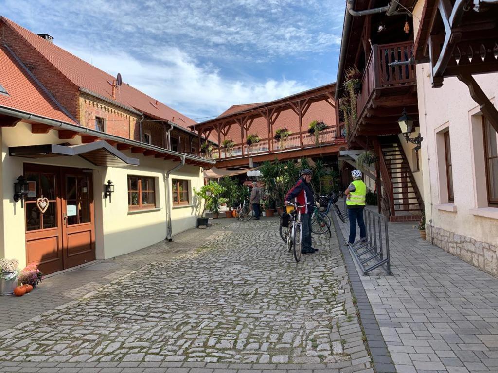 Hotel Garni Zum Rebstock Naumburg  Exterior foto