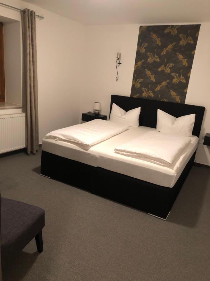 Hotel Garni Zum Rebstock Naumburg  Exterior foto
